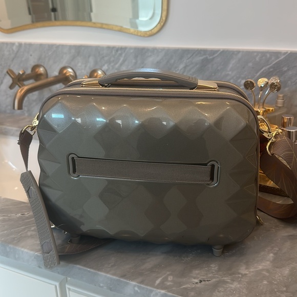 Triforce Makeup Case - Picture 2 of 12